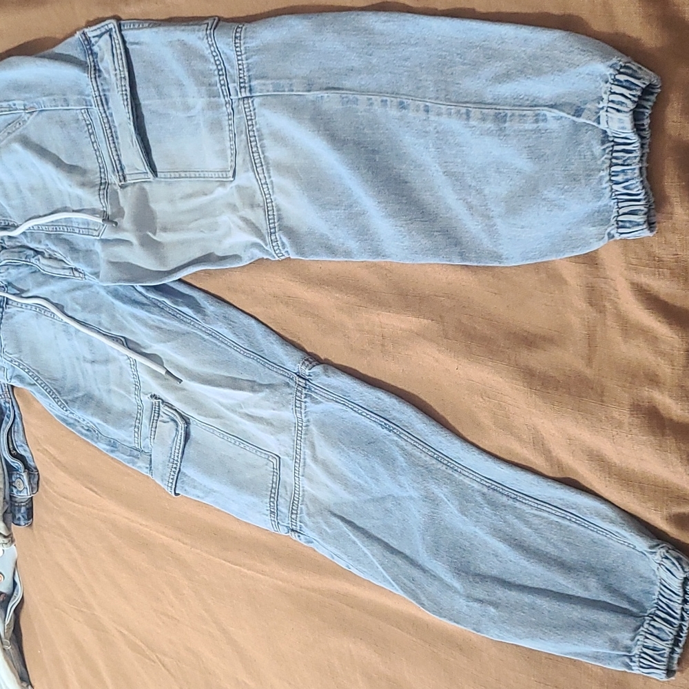American eagle cargo jean size6